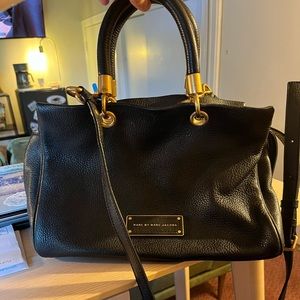 Marc by Marc Jacob’s medium black handbag in great condition! Barely used.